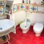 Alojamento de Acomodação e Pequeno-almoço Maison Elena *